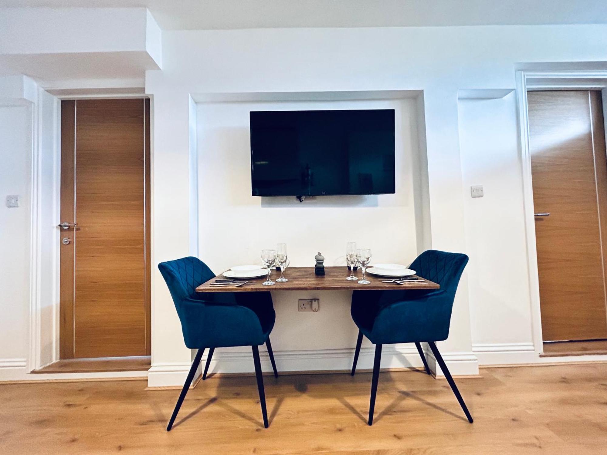 Private 2 Bed Guest House - Van Parking, M25 & A1 Connections Potters Bar Exteriör bild