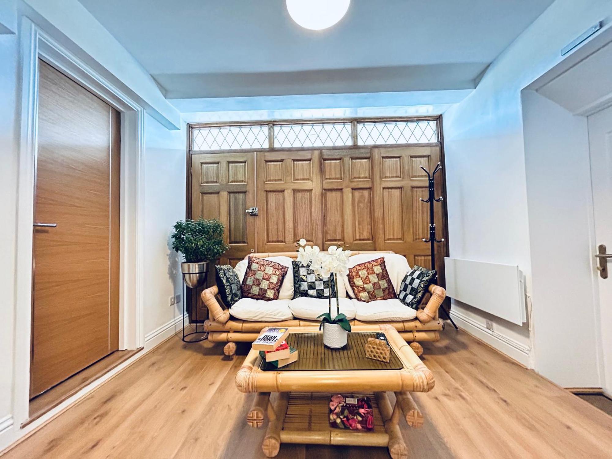 Private 2 Bed Guest House - Van Parking, M25 & A1 Connections Potters Bar Exteriör bild