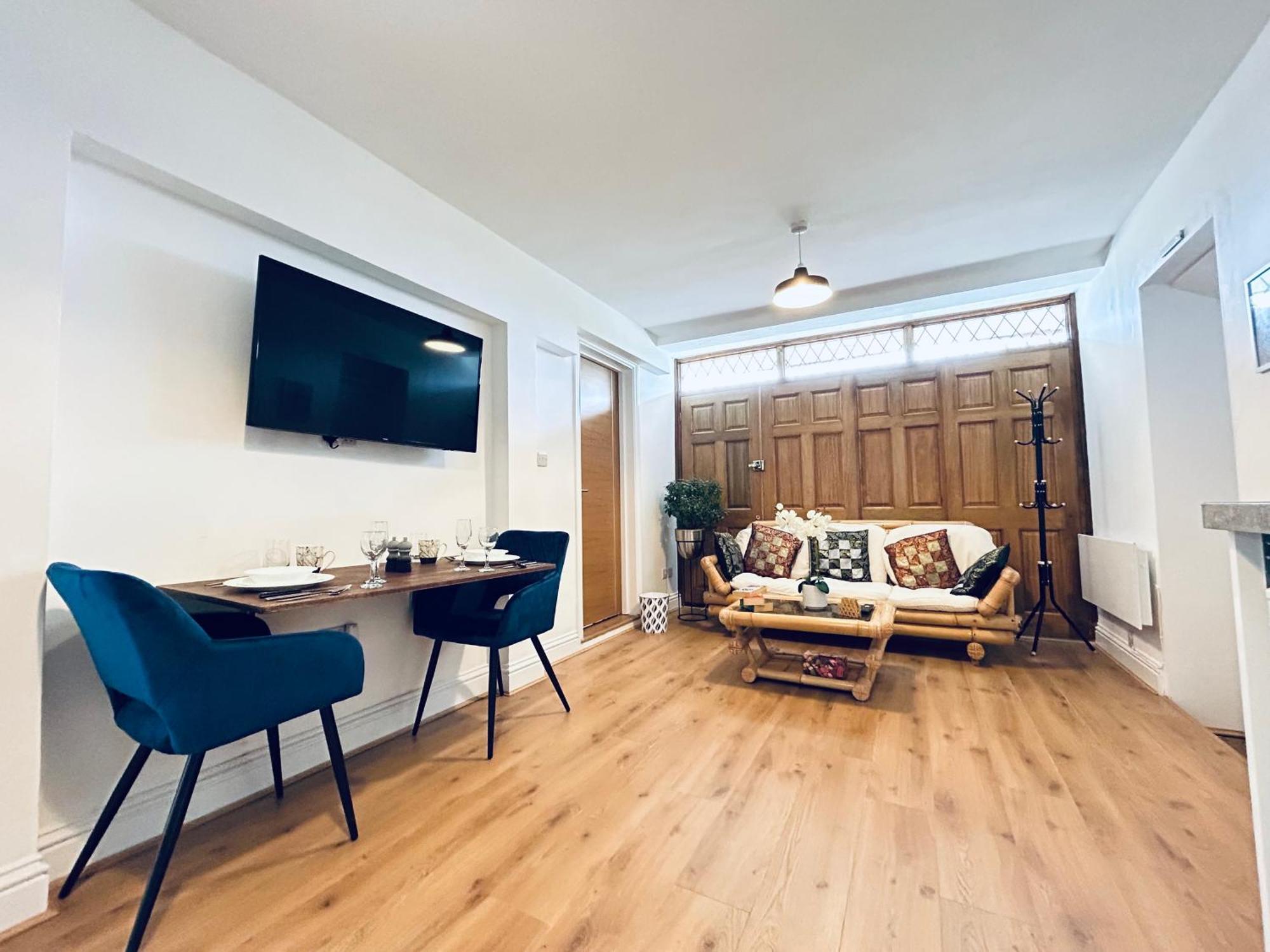 Private 2 Bed Guest House - Van Parking, M25 & A1 Connections Potters Bar Exteriör bild